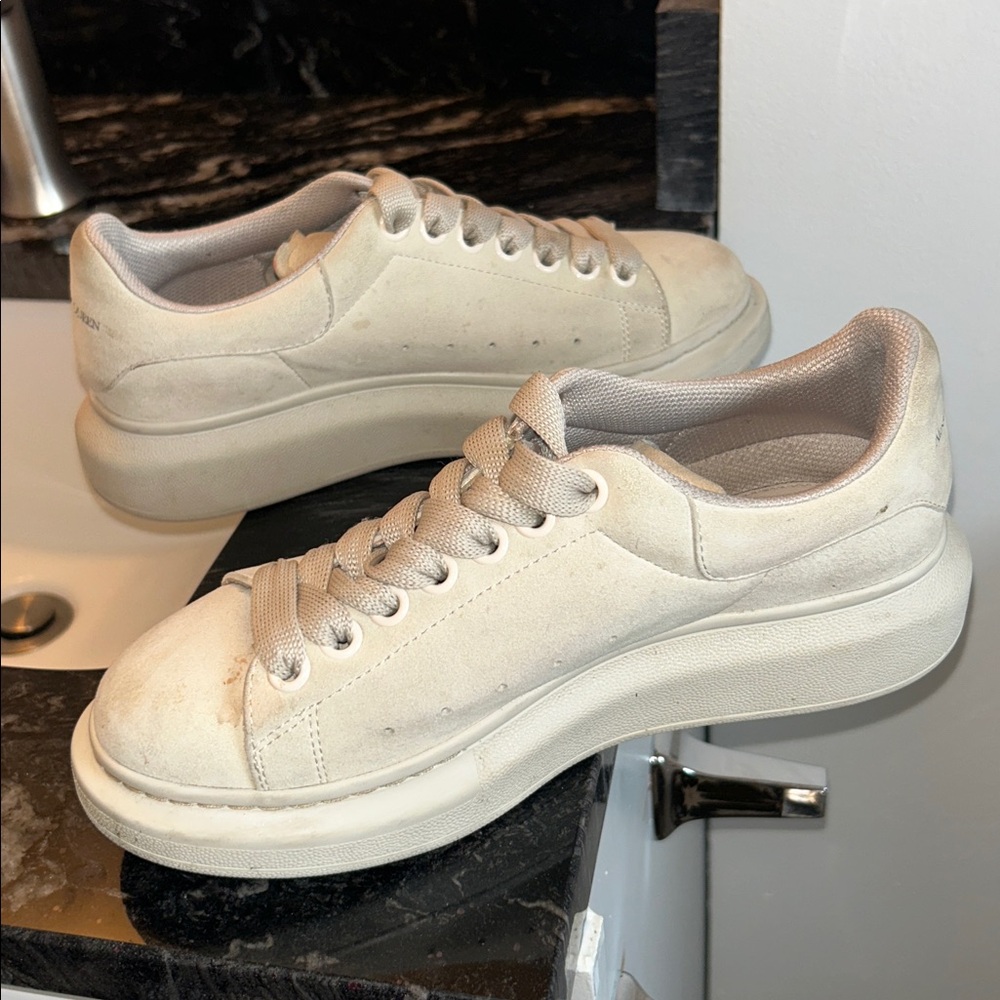Alexander McQueen cream suede sneakers - Picture 9 of 11